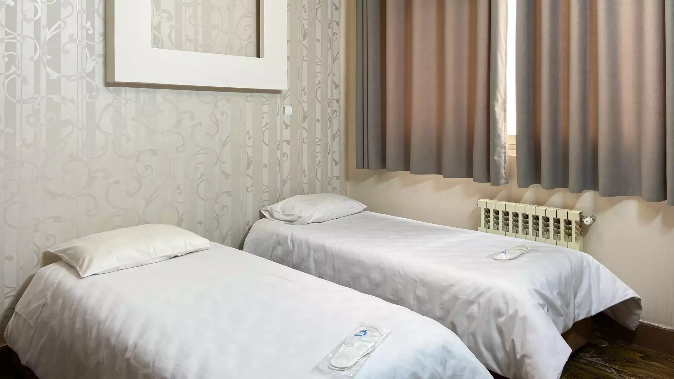 Alibaba https://cdn.alibaba.ir/ostorage/hotel-accommodation-images/6704d87b0fe27c5a5df8eff8_919df42e-170e-4c6c-a28a-3db2dd49568a_چهارتخته (4).webp